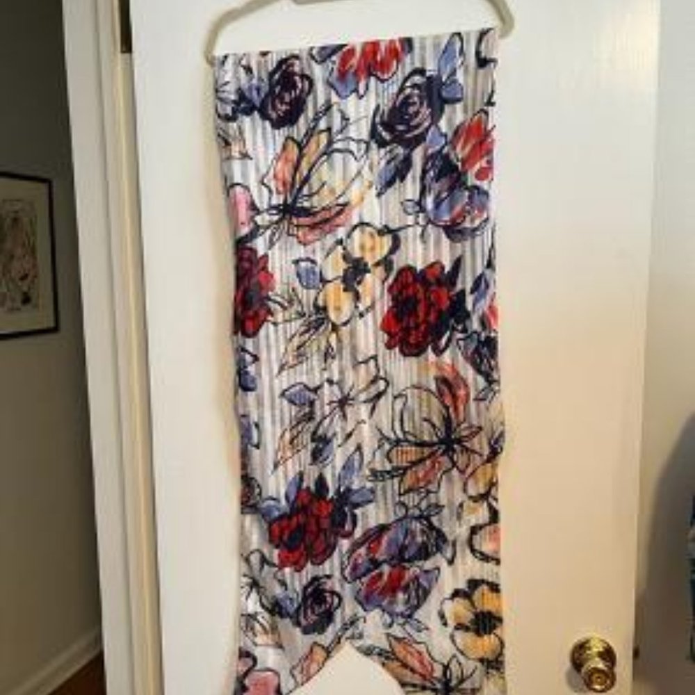 Cheerful Multi-Color Scarf w/Flowers, Like new